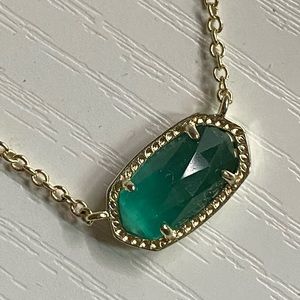Kendra Scott necklace